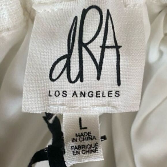 dRA LOS ANGELES WHITE EYELET/LACE FLOWER PATTERN SKIRT Large Cottagecore NWT - Picture 6 of 6